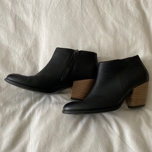 Shape 55 Water Repellent Western Bootie. Black Euro 38